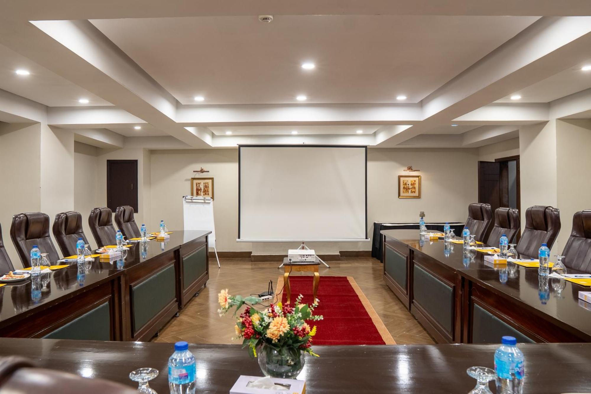 Legend Hotel Islamabad Ngoại thất bức ảnh